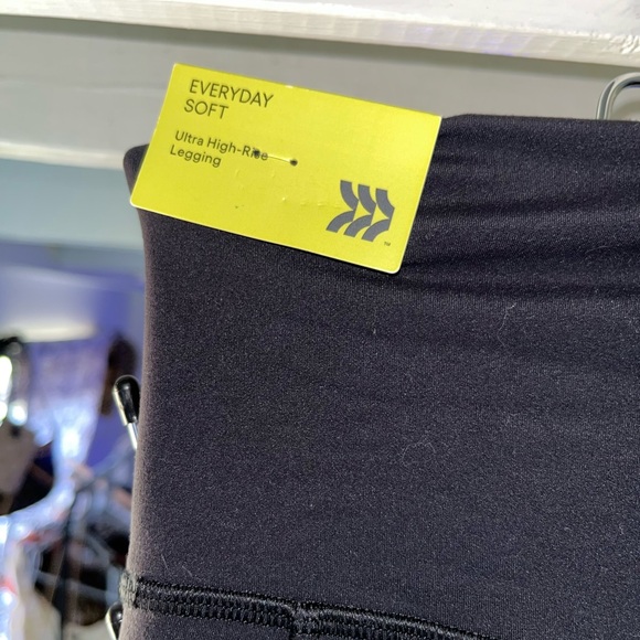NWT all in motion Every Day Soft Ultra High Rise Leggings Yoga Pants w Pockets - Picture 5 of 7